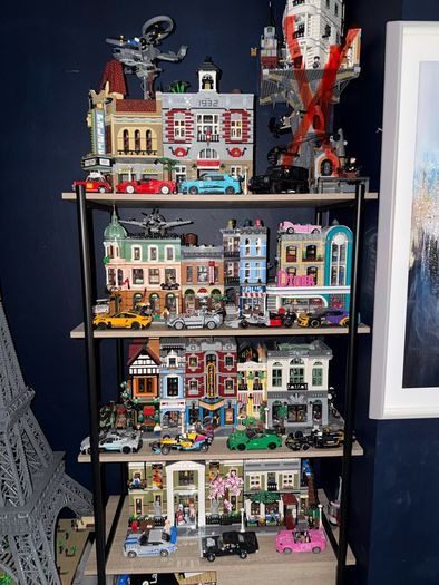 18 Lego modular buildings collection