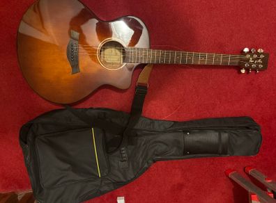Roc Guitar J-01 Acoustic Guitar  6 String