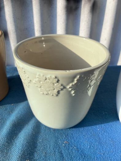 4 ceramic flower pots
