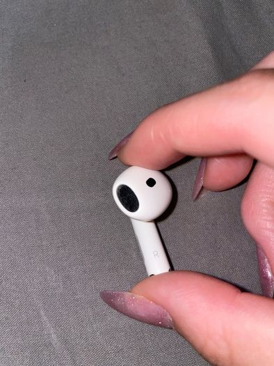 AirPods 4 ANC -right ear bud