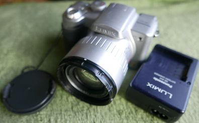 Panasonic Lumix DMC-FZ5 Digital Camera +2Gb SD Card Tested