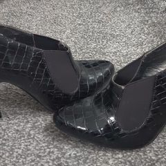 Black ankle shoes size 3 never worn
