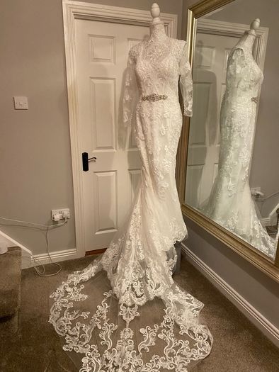 Wedding dress immaculate condition