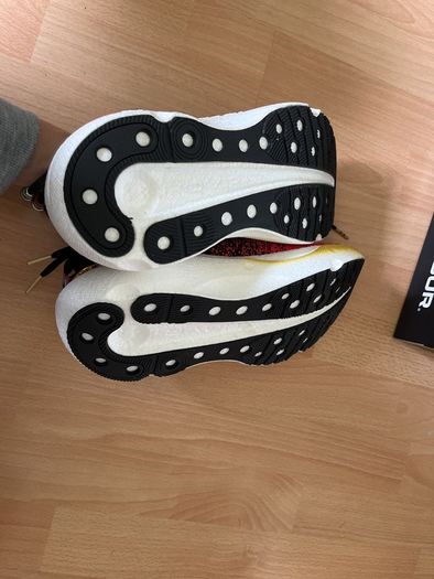 Running shoes Under Armour Hovr Infinite Elite