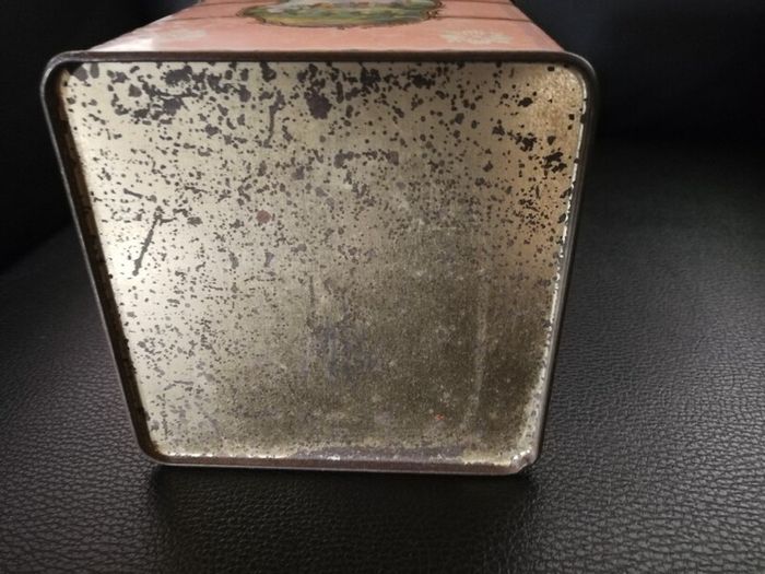 vintage biscuit tin
