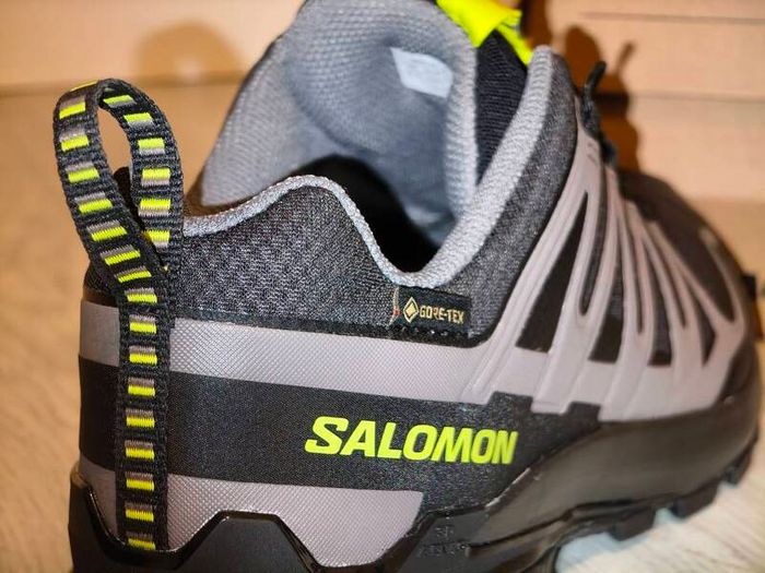 UK 8.5 / EU 42-2/3 Salomon XA Pro 3D V9 GTX men trekking shoes  New with tags