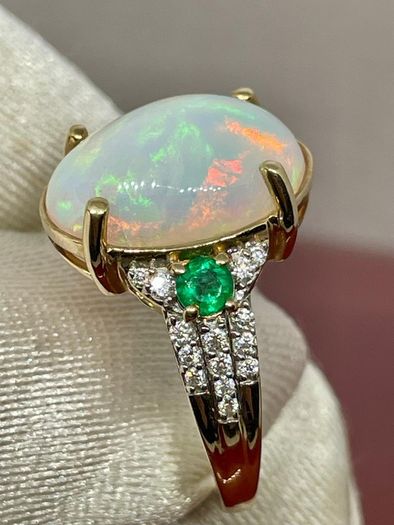 Gold Rind with Opal, Emerald and Moissanite