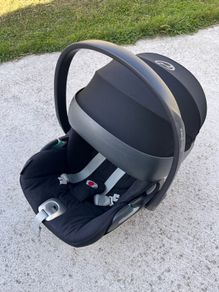 Cybex Car Seat with Base Z Black