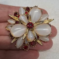 Vintage brooch opalite and garnets