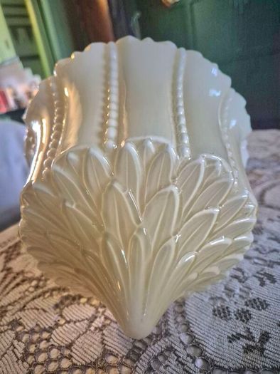 Original cream leaf design glass original 1920s Art Deco ceiling light