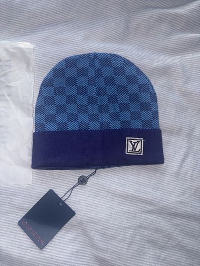 lv hat