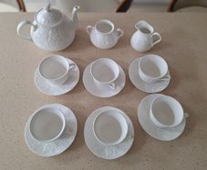 Wedgwood Strawberry & Vine Tea Set