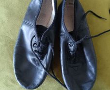 kids dance shoes Bloch size 10 1/2