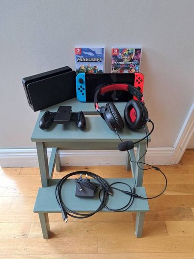 Nintendo Switch Oled with Accesories