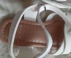 Girls sandals