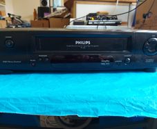 Philips VHS Player, Model No VR285, Studio Picture control, Auto Tape Recognition, working perfect and in Like new condition