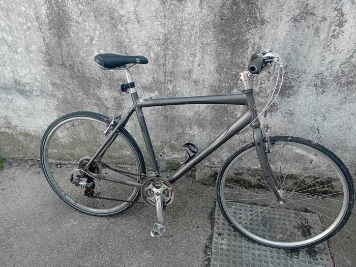 Giant CRS 4.0 hybrid bike
