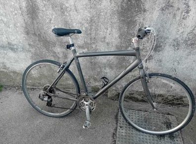 Giant CRS 4.0 hybrid bike