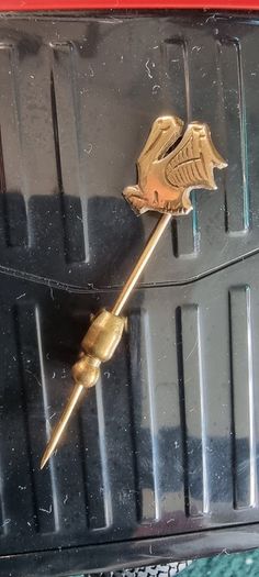 9K Gold Pin, Brooch , Pendant , 1.6 g