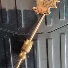 9K Gold Pin, Brooch , Pendant , 1.6 g