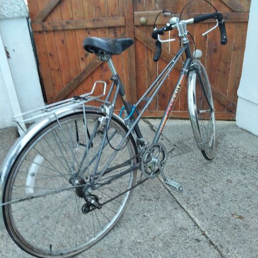Vintage Peugeot Racing Bike