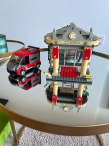 Retired LEGO City 60008 Museum