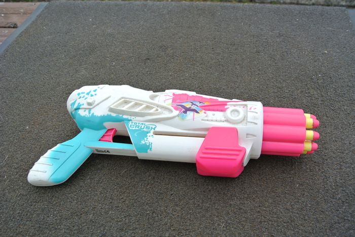 Total Crush Gun With Bullets