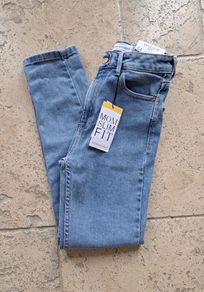 Blue jeans (stradivararius) Size 6