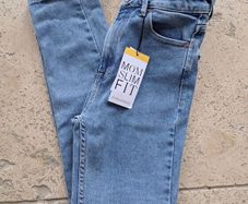 Blue jeans (stradivararius) Size 6