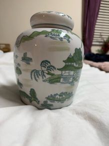 Chinese Style Jar with Lid