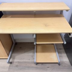 Computer/office desk