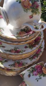 Royal Albert Part Dinner Set