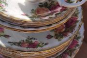 Royal Albert Part Dinner Set