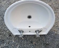 Bathroom sink