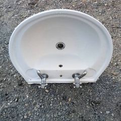 Bathroom sink