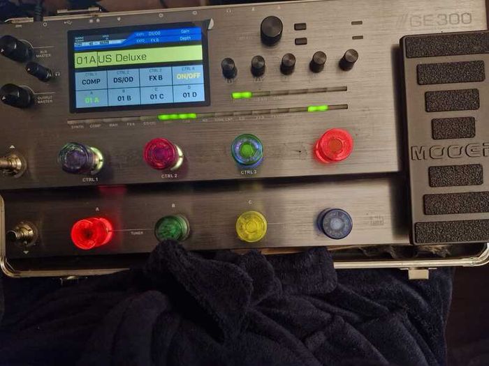 Mooer GE 300 Amp Modelling (As new) I Multi Effects Guitar Pedal (Amp Simulations / Distortion / Overdrive / Delay / Chorus / Flanger / Octaver / Harmonist / Phaser / Fuzz / Tremolo / Reverb / Wah-Wah / Synth / Compressor / Equalizer / Vibe)
