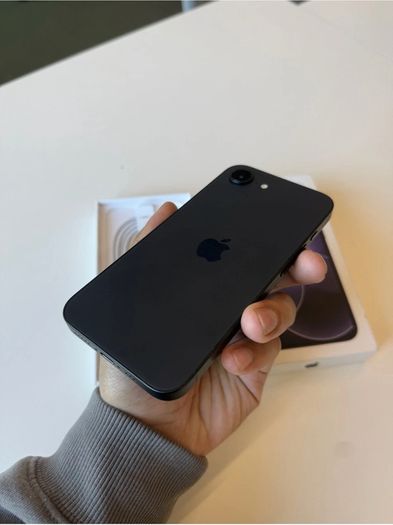 iPhone 17e ( 2 weeks old )