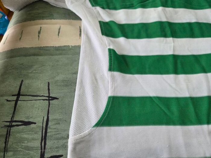 Celtic Football Home Jersey 2001 to 2003 Small Boys Umbro