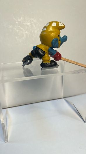 Smurf Ice hockey  figure 1966