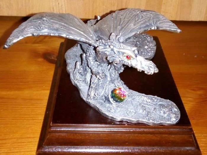 Metal Dragon Figure with Crystals - THE FLYING DRAGON - With Plinth - Boxed