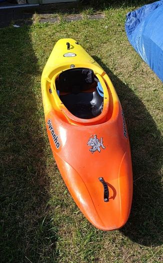 Kayak Pyranha InaZone