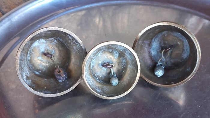 3 brass sanctuary bells, D18, post 7e