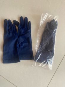 Vintage 70's Ladies Navy Fabric Gloves Brand New