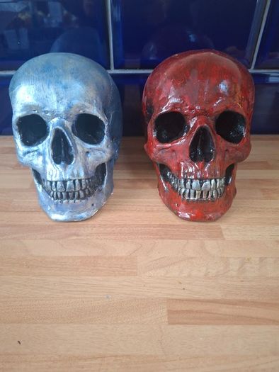2 large Skull Ornaments