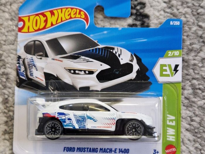 Hot Wheels - Ford Mustang Mach-E 1400