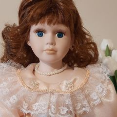 Porcelain dolls x 6