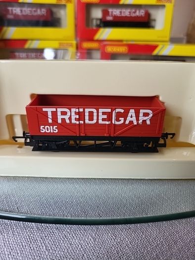 hornby tredegar wagons