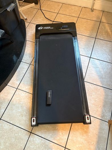 Walk Pad / Treadmill With Remote Control, As New Condition!!