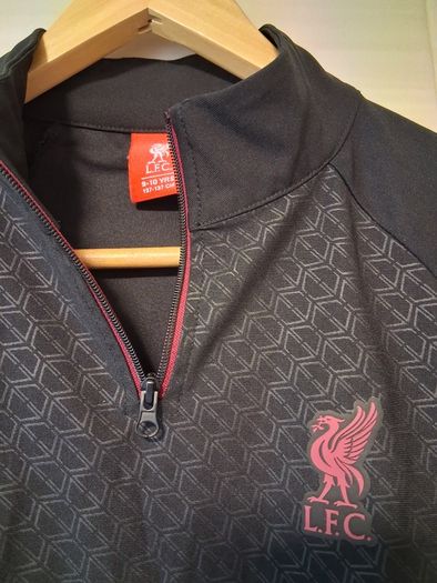 Liverpool Football Club Quarter Zip Top. Youth Age 9 To 10 Years. Official LFC Merch. Collect In Dublin Or Receive Via Post.