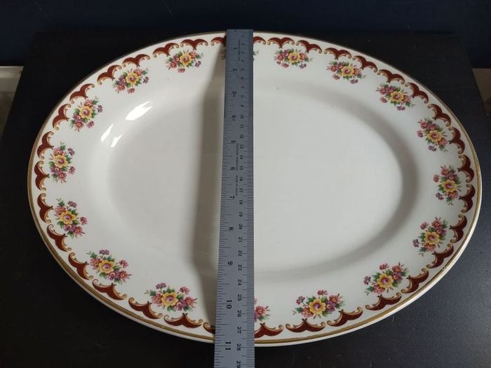 Beautiful Set of Two Vintage Graduated Platters by Arklow Pottery